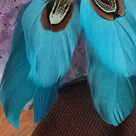 ❤ GIFTED ❤ Pheasant Feather Boho Earrings - Picture 5 of 5
